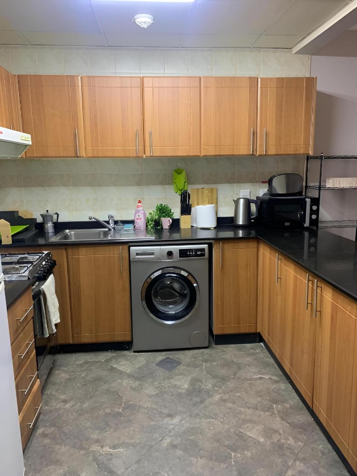 Spacious JVC Apartment: Family-Friendly with Pool & Wellness Amenities Dubai Exterior photo
